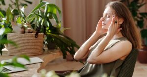 discover effective strategies and remedies for managing headaches. learn about different types of headaches, their causes, and how to alleviate pain for a healthier, more comfortable life.