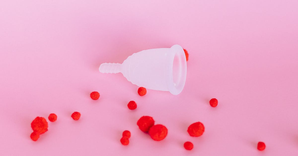 découvrez des stratégies efficaces pour gérer les migraines menstruelles, comprenez leurs déclencheurs et explorez les options de traitement pour soulager la douleur pendant votre cycle menstruel.