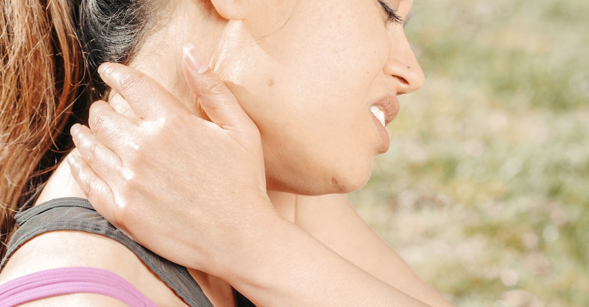 discover effective solutions and insightful tips for managing neck pain. learn about common causes, prevention strategies, and treatments to help you alleviate discomfort and improve your quality of life.