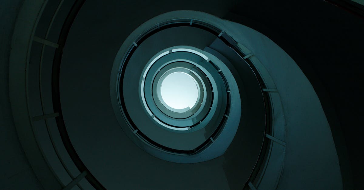 Pulse Align utilise des approches innovantes pour gérer les étourdissements causés par des traumatismes crâniens. En nous concentrant sur les causes profondes des étourdissements, notamment des affections comme la labyrinthite et la maladie de Ménière, nous proposons un traitement efficace des vertiges. Nos évaluations personnalisées permettent d'identifier les symptômes spécifiques et leurs déclencheurs, afin d'élaborer un plan de prise en charge efficace et adapté à vos besoins.