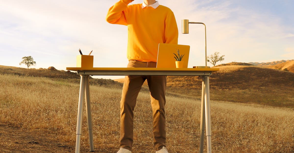 Maintenir une bonne posture tout en utilisant un bureau debout contribue à favoriser