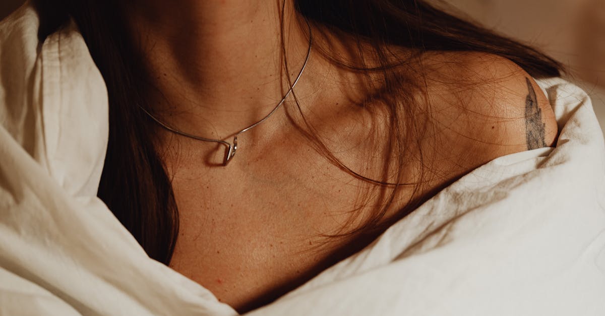 discover effective remedies and tips for relieving a stiff neck. understand the causes, symptoms, and treatment options to regain comfort and mobility. say goodbye to neck pain with our expert advice.