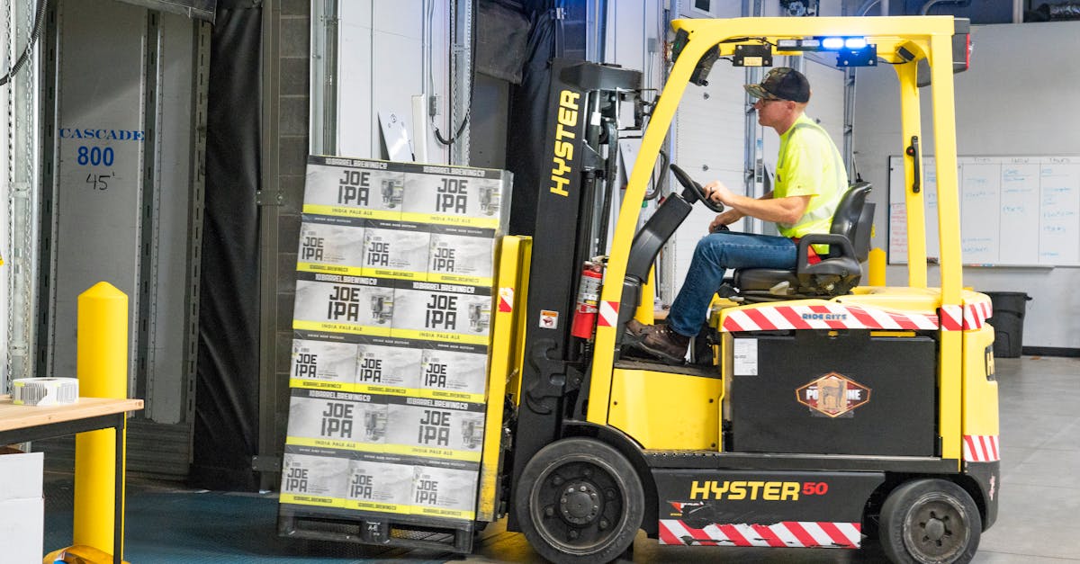 Dans le monde trépidant d’aujourd’hui, assurer la sécurité lors du levage d’objets lourds est essentiel pour prévenir les douleurs dorsales, en particulier les douleurs lombaires, qui découlent souvent de mauvaises pratiques de levage. En intégrant des techniques de levage appropriées à la technologie Pulse Align, vous pouvez obtenir des résultats optimaux en termes d'amélioration de la posture, de santé neuromusculaire et de bien-être général. Cet article souligne l'importance de méthodes de levage sûres, comment les intégrer à votre routine quotidienne et les avantages de les combiner à un recalibrage holistique.