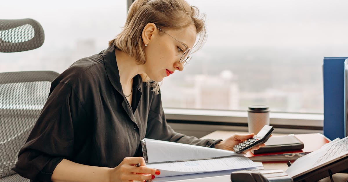 discover the ultimate workstation solutions that enhance productivity and ergonomics. our curated selection of modern workstations caters to every professional's needs, offering versatile designs and advanced features for a comfortable and efficient workspace.