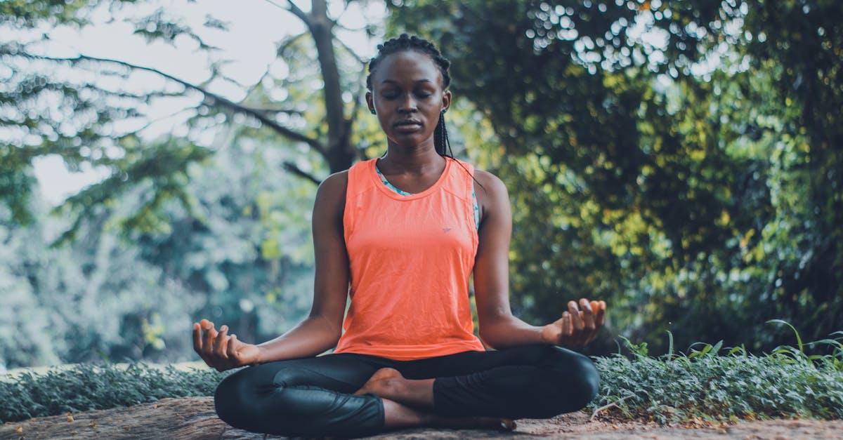 Améliorez votre routine de yoga pour combattre les maux de tête grâce aux techniques de recalibrage de Pulse Align