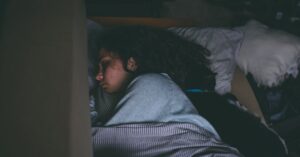 discover the best sleep positions for a restful night's sleep. explore the benefits of various sleeping postures and how they can impact your health and well-being. find tips for improving your sleep quality and comfort today!